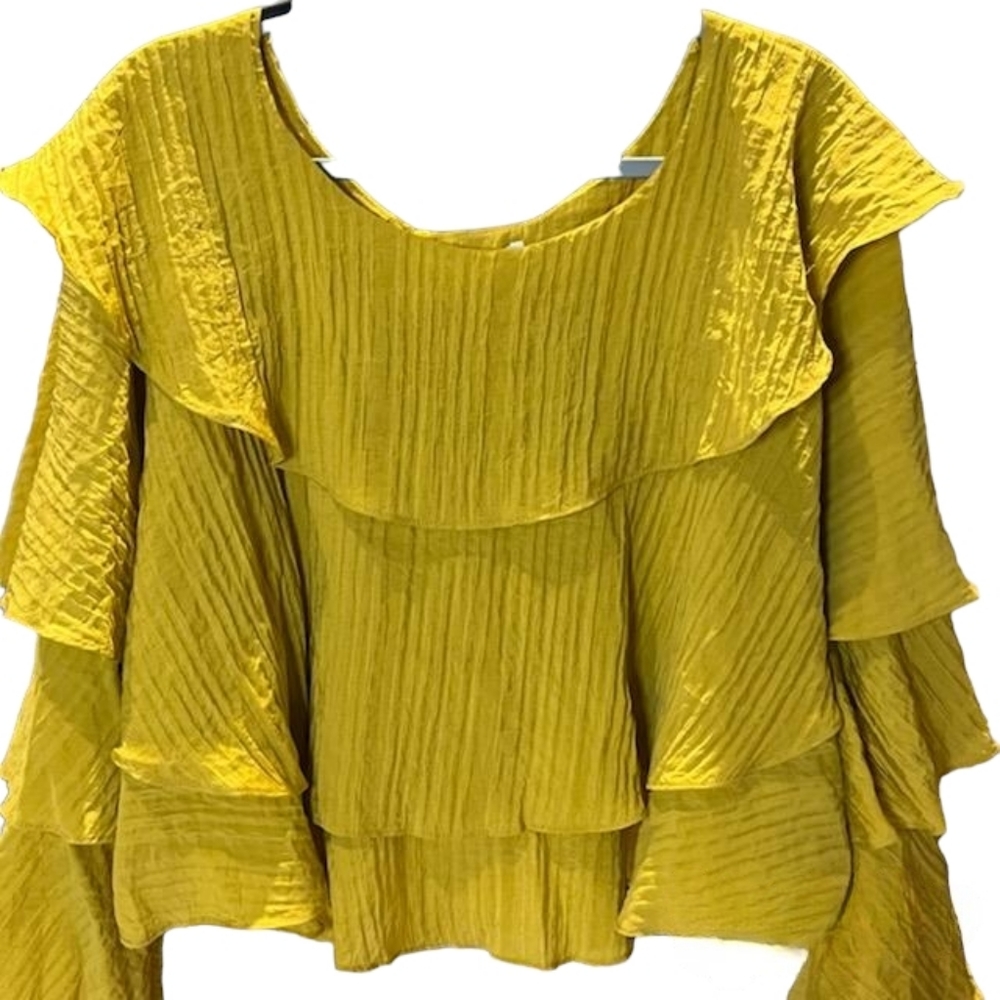 NWT 3-layer crop top - mustard